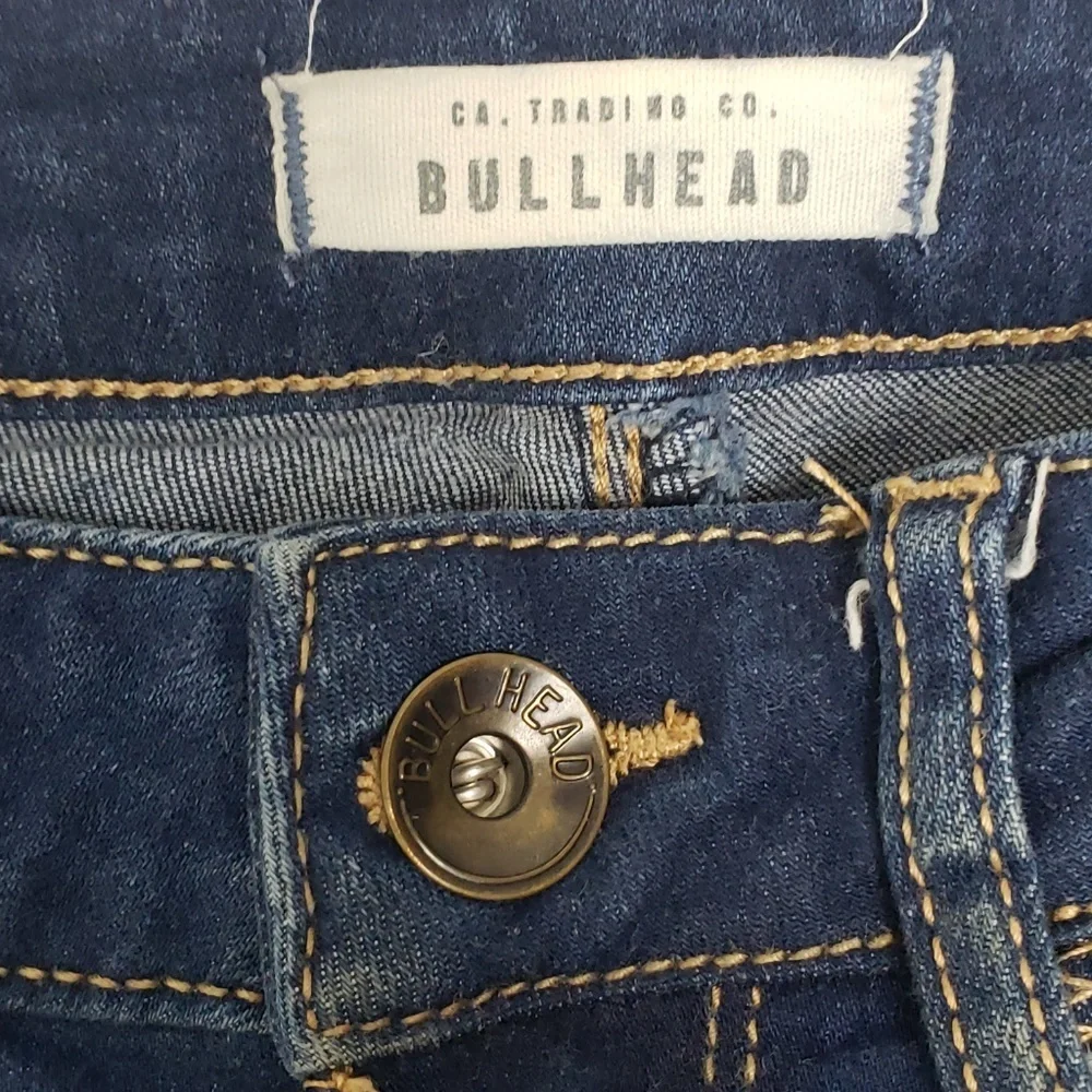 Bullhead slim boot distressed jeans F5